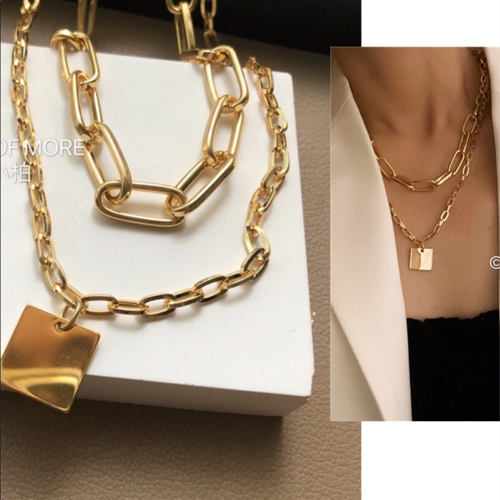 Gold layer necklace